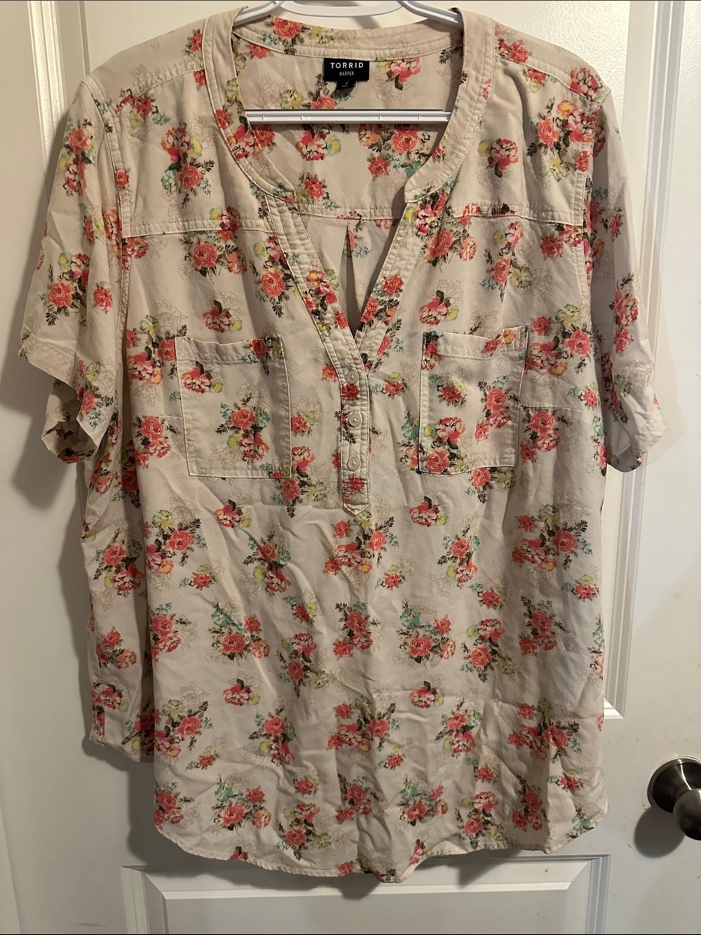 torrid Cream Floral V-Neck Short Sleeve Blouse with Coral Roses